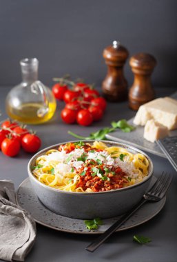 otlar ve parmesan, Tagliatelle bolognese makarna çeşitleri