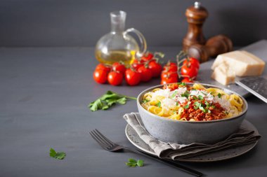 otlar ve parmesan, Tagliatelle bolognese makarna çeşitleri