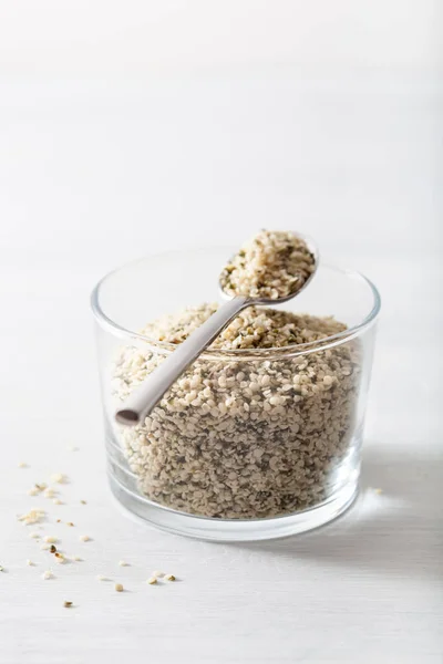Hulled hemp seeds, healthy superfood supplement — Stock Photo, Image