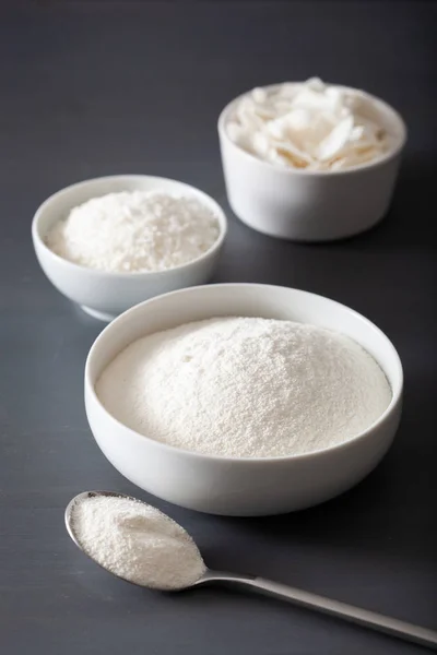 Farina di cocco e fiocchi ingrediente sano per la dieta keto paleo — Foto Stock