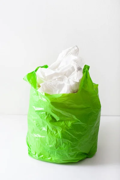Saco plástico descartável, resíduos, reciclagem, questões ambientais — Fotografia de Stock
