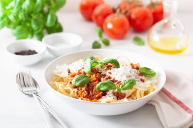 fesleğen ve parmesan, spagetti bolognese makarna çeşitleri