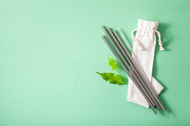 çevre dostu yeniden kullanılabilir metal içme saman. sıfır atık kavramı