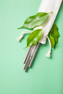 çevre dostu yeniden kullanılabilir metal içme saman. sıfır atık kavramı