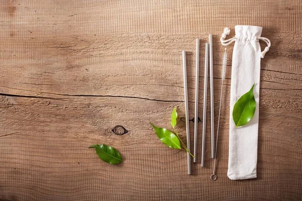 Eco-friendly reusable metal drinking straw. zero waste concept — Stock Photo, Image