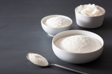 Hindistan cevizi unu ve keto paleo diyeti için sağlıklı malzeme.