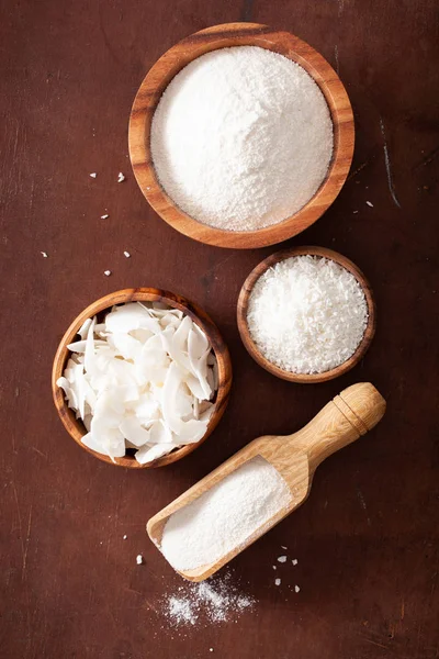 椰子粉和薄片健康配料，用于从酮到醋的饮食 — 图库照片