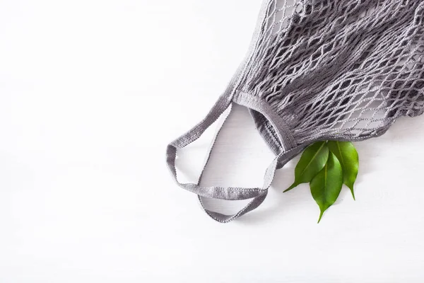 Reusable mesh cotton shopping bag, plastic free zero waste conce — Stock Photo, Image