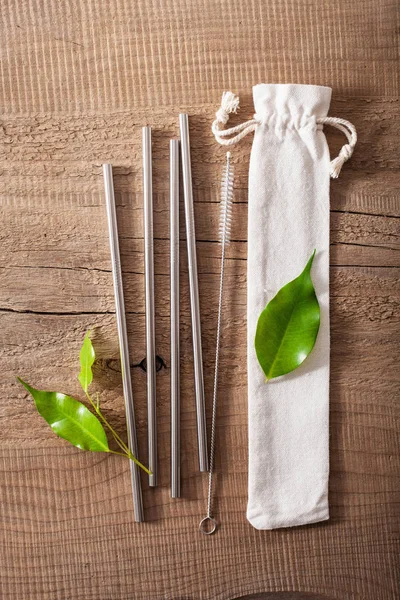 çevre dostu yeniden kullanılabilir metal içme saman. sıfır atık kavramı