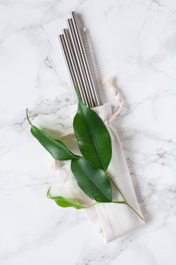 çevre dostu yeniden kullanılabilir metal içme saman. sıfır atık kavramı