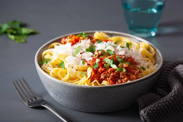 otlar ve parmesan, Tagliatelle bolognese makarna çeşitleri