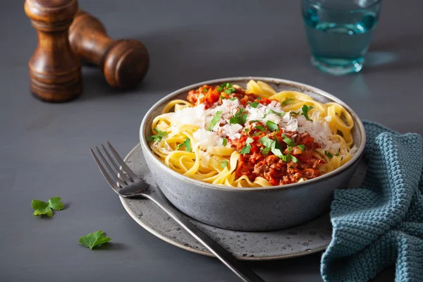 otlar ve parmesan, Tagliatelle bolognese makarna çeşitleri