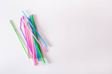 Tek kullanımplastik içme pipetleri