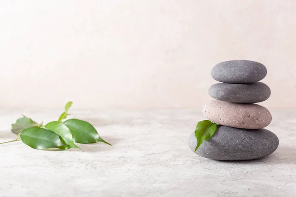 Spa taşları masaj rahatletmek tedavi — Stok fotoğraf