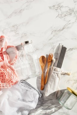 sıfır atık çevre dostu kavram. Yeniden kullanılabilir pamuk torbası, paslanmaz. 