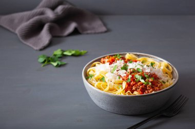 otlar ve parmesan, Tagliatelle bolognese makarna çeşitleri