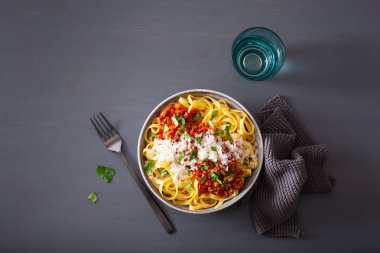otlar ve parmesan, Tagliatelle bolognese makarna çeşitleri
