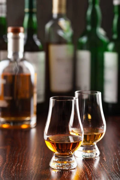 Bottles Glass Whisky Spirit Brandy Dark Brown Background — Stock Photo, Image