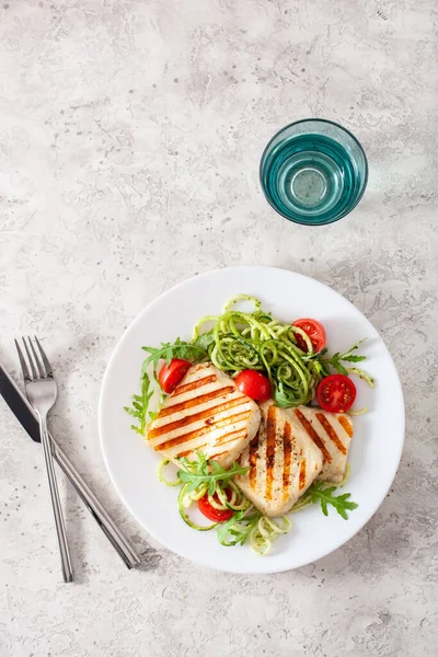 Dieta Cetogênica Paleo Almoço Queijo Halloumi Abobrinha Espiral Com Pesto — Fotografia de Stock