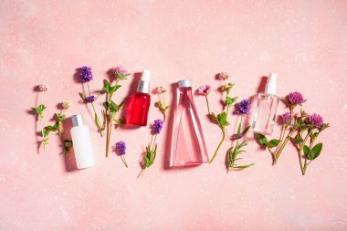 Cilt losyonu serumu tıbbi çiçek bitkileri. Doğal Kozmetik.