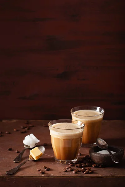 Αλεξίσφαιρος Καφές Ποτό Keto Paleo Αναμεμειγμένο Βούτυρο Και Λάδι Καρύδας — Φωτογραφία Αρχείου