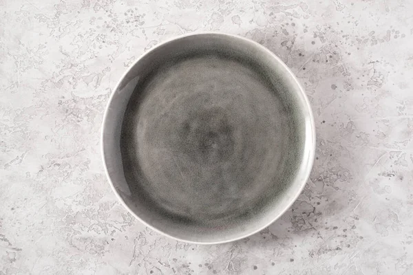 Beton zemin üzerinde boş plaka