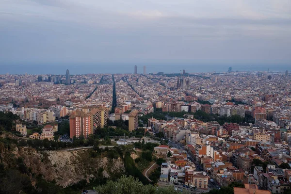 Barcelona city upplysta på natten — Stockfoto