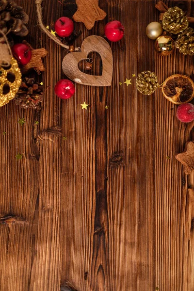 Houten tafel met Kerstdecoratie — Stockfoto