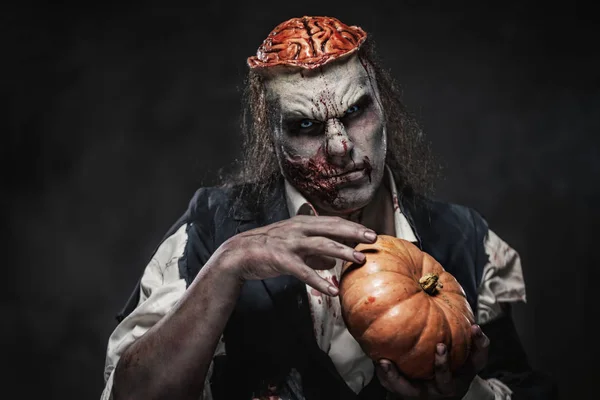 Przerażające zombie prostheric makijaż na model mężczyzna — Zdjęcie stockowe