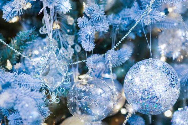 Albero di Natale sfondo e decorazioni natalizie — Foto Stock