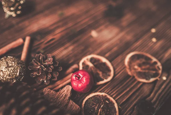 Table en bois avec décoration de Noël — Photo