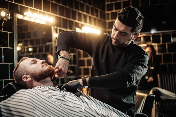 Clientes na barbearia — Fotografia de Stock