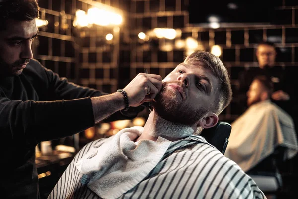 Clients in barbershop — Stock Photo, Image