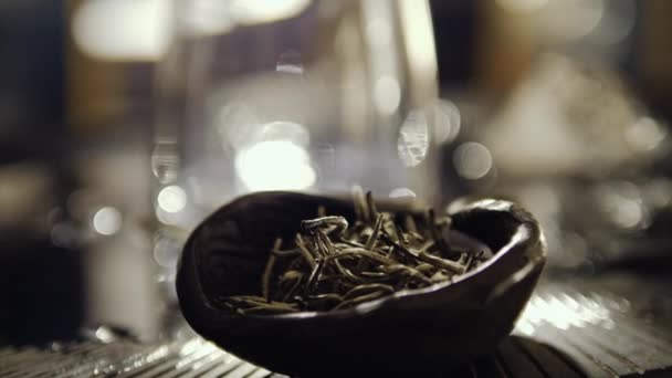 Té sabroso en un tazón — Vídeo de stock