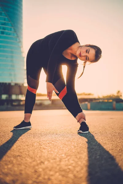 Corpo Donna Positiva Che Esercizio Fitness All Aperto — Foto Stock