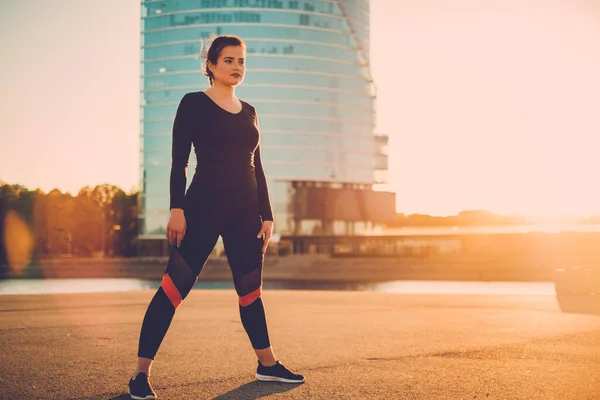 Corpo Positivo Mulher Fazendo Exercício Fitness Livre — Fotografia de Stock