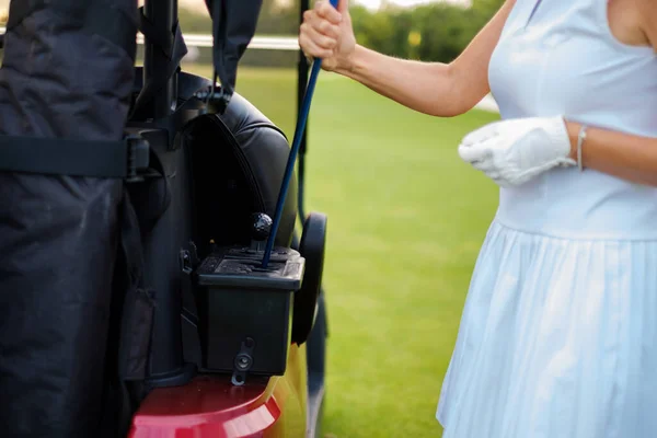 运动员、女子和专业高尔夫设备 . — 图库照片