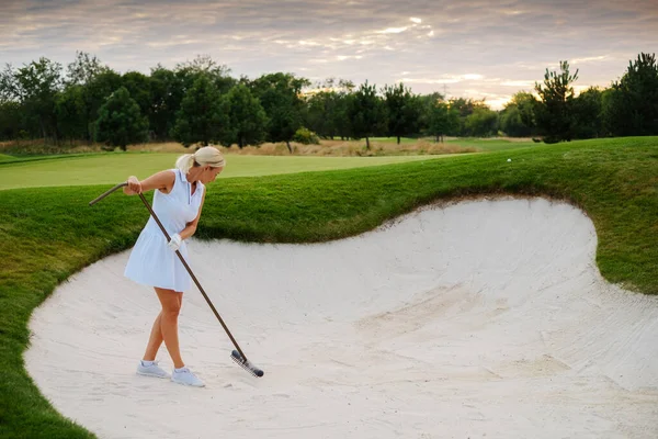 Female Smooth Sand Before Ball Hit . — Stock Photo, Image