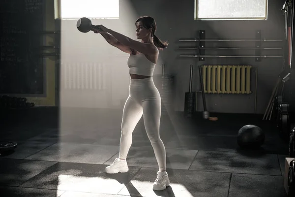 Female Train Arms With Additional Weight . — Stock Photo, Image