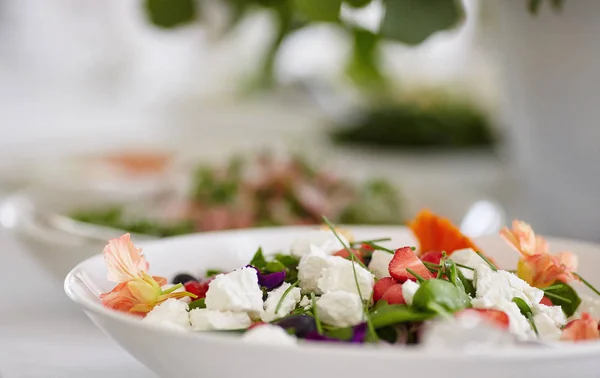 Close Beeld Van Een Feestelijke Tafel Met Verschillende Gerechten Feestelijke — Stockfoto