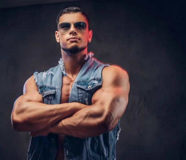 Sexy Naked Fashionable Confident Male Muscular Body Denim Vest Sunglasses — Stock Photo, Image