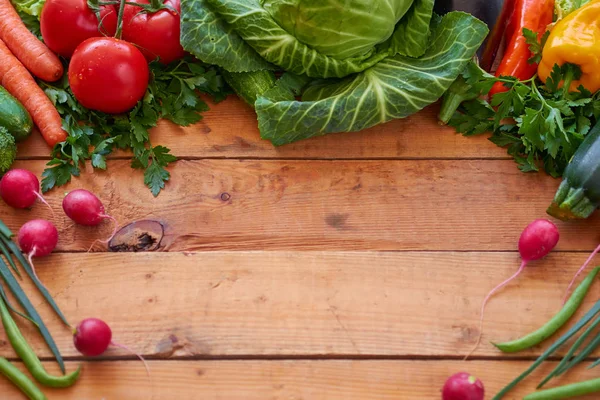 Frisches Bio Gemüse Auf Holzbrettern Hintergrund Draufsicht Gesundes Ernährungskonzept — Stockfoto