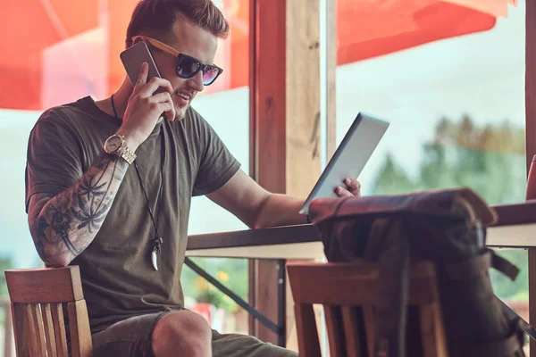 Handsome Stylish Hipster Sits Table Roadside Cafe Talking Phone Watching — Stock Photo, Image