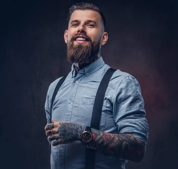 Retrato Guapo Sonriente Hipster Antigua Con Una Camisa Azul Tirantes —  Fotos de Stock