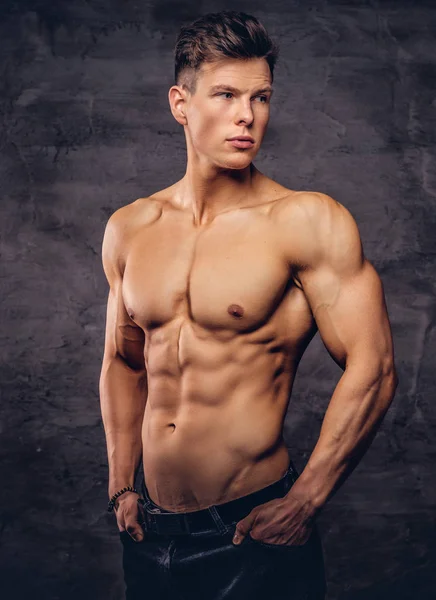 Mooie Shirtless Jongeman Model Met Mooi Gespierd Lichaam Poseren Een — Stockfoto