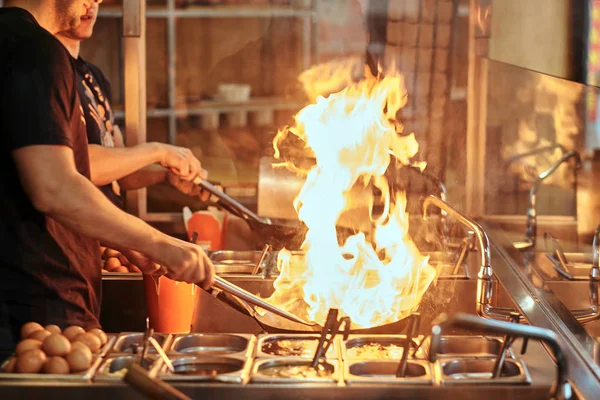 Cook Fry Vegetables Spices Sauce Wok Flame Cooking Process Asian — Stock Photo, Image