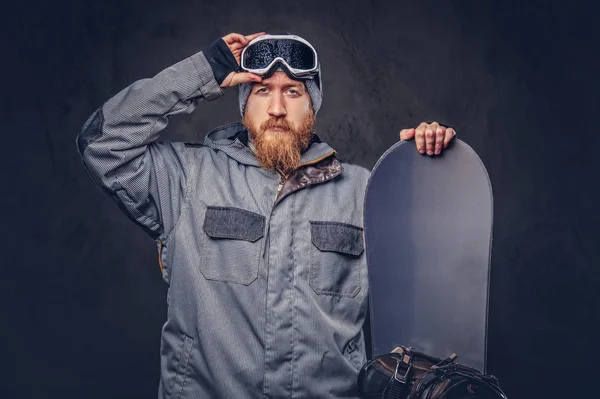 Snowboarder Ruiva Brutal Com Uma Barba Cheia Chapéu Inverno Óculos — Fotografia de Stock