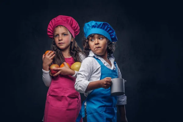 Linda Pareja Cocineros Niño Con Pelo Rizado Marrón Vestido Con —  Fotos de Stock