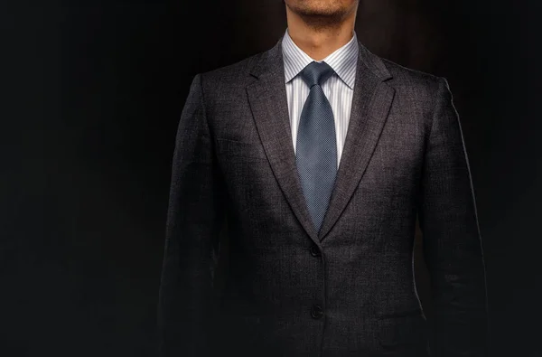 Portret Van Een Succesvolle Zakenman Gekleed Een Elegante Formele Pak — Stockfoto