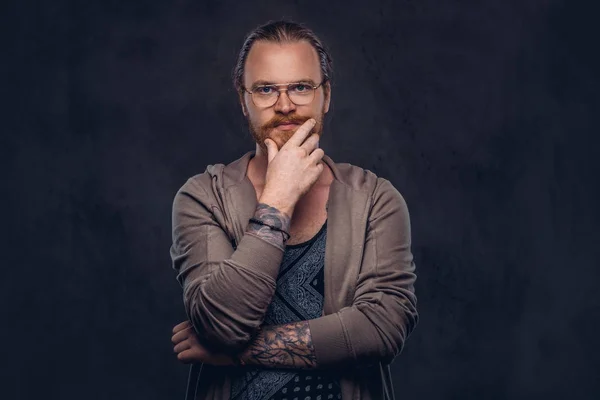 Astuto Hipster Pensoso Con Barba Piena Gli Occhiali Vestiti Con — Foto Stock